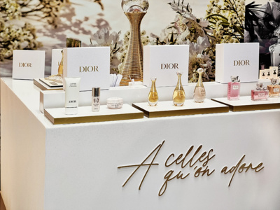 Quand savoir-faire en PLV rime avec Luxe & Beauté Quand savoir-faire en PLV rime avec Luxe & Beauté