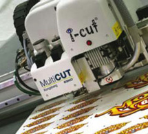 PLV High Tech ! Table de découpe Kongsberg : découvrez en vidéo la fabrication d'une PLV PLV High Tech ! Table de découpe Kongsberg : découvrez en vidéo la fabrication d'une PLV